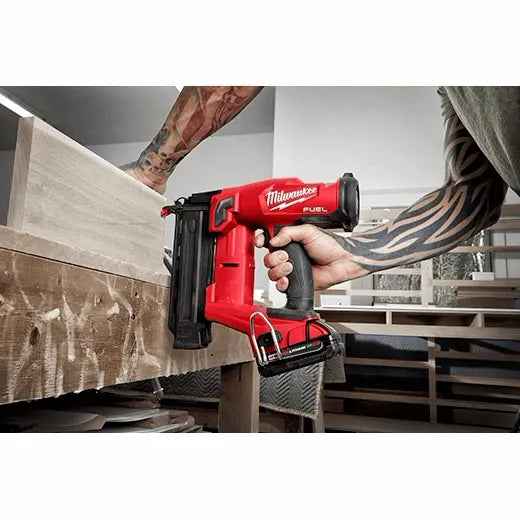 MILWAUKEE 2746-20 M18 FUEL 18G BRAD NAILER BARE