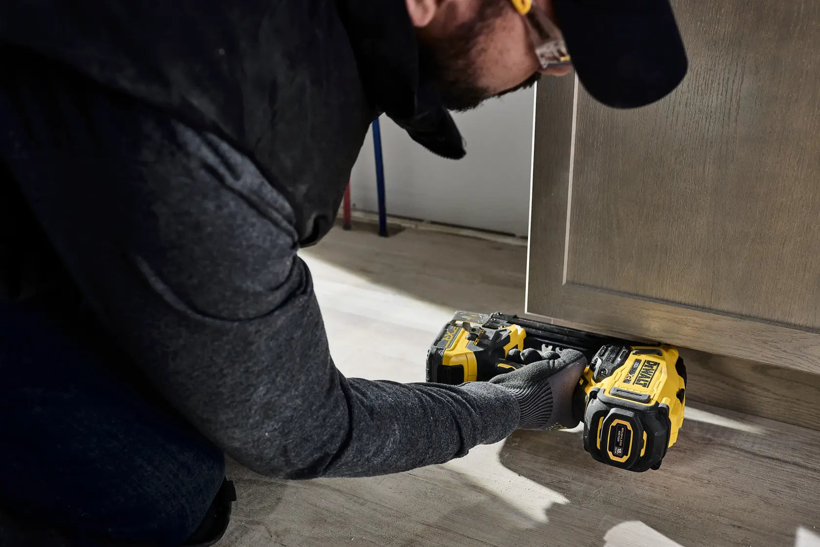 DeWalt DCN210E1 20V MAX* XR CORDLESS 18GA BRAD NAILER KIT