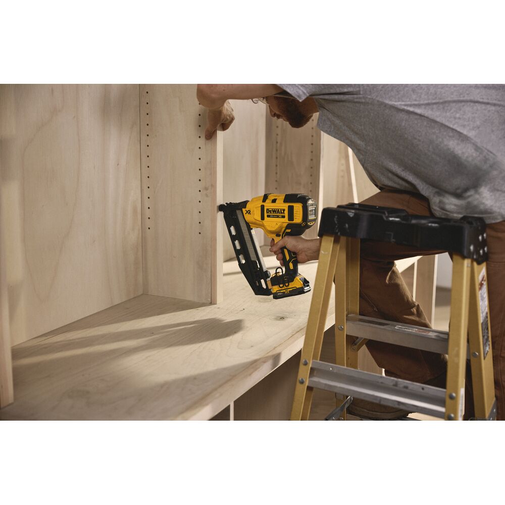 DEWALT DCN660B 20V MAX 16G ANGLED FINISH NAILER BARE