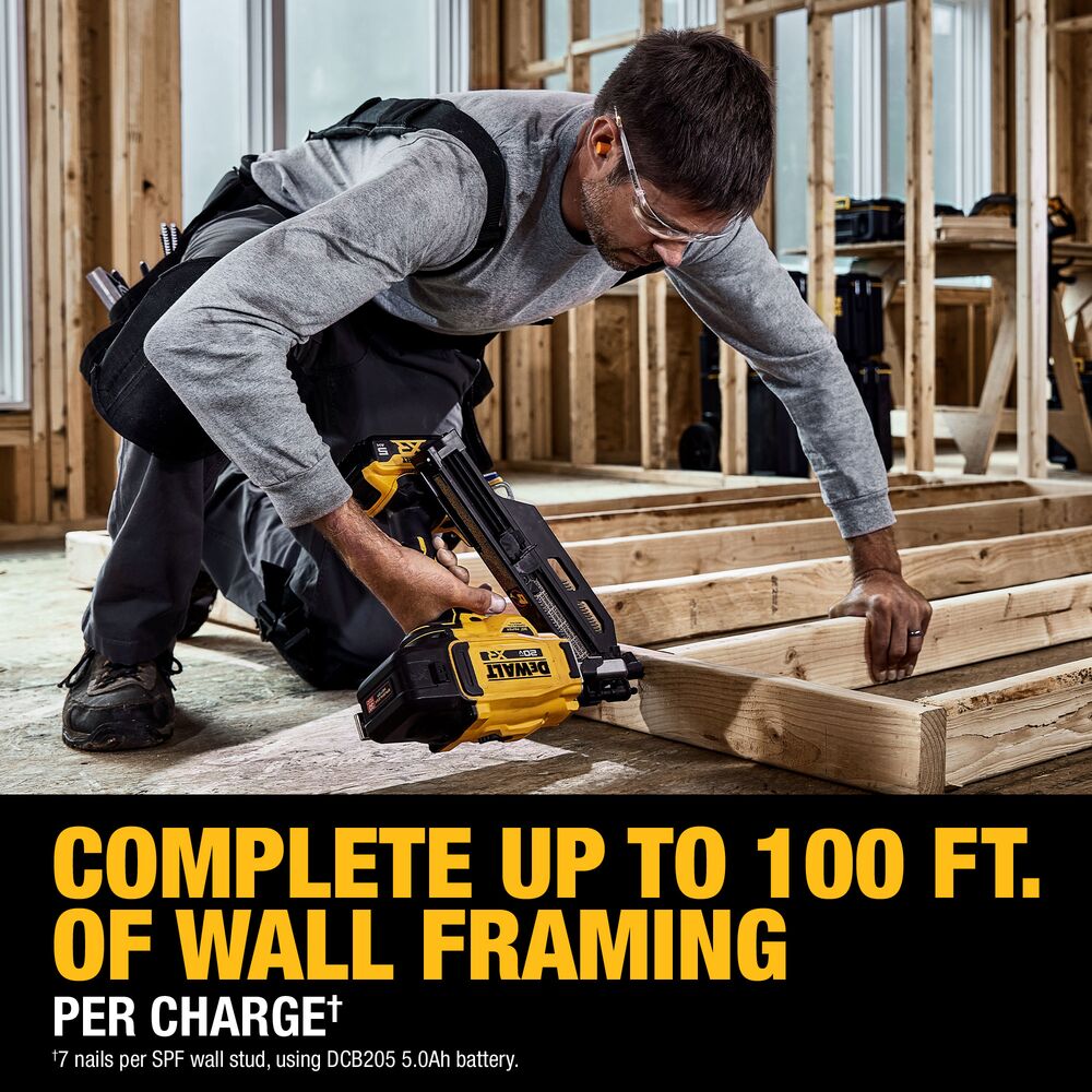 DEWALT DCN930P1 20V MAX XR 30º FRAMING NAILER KIT