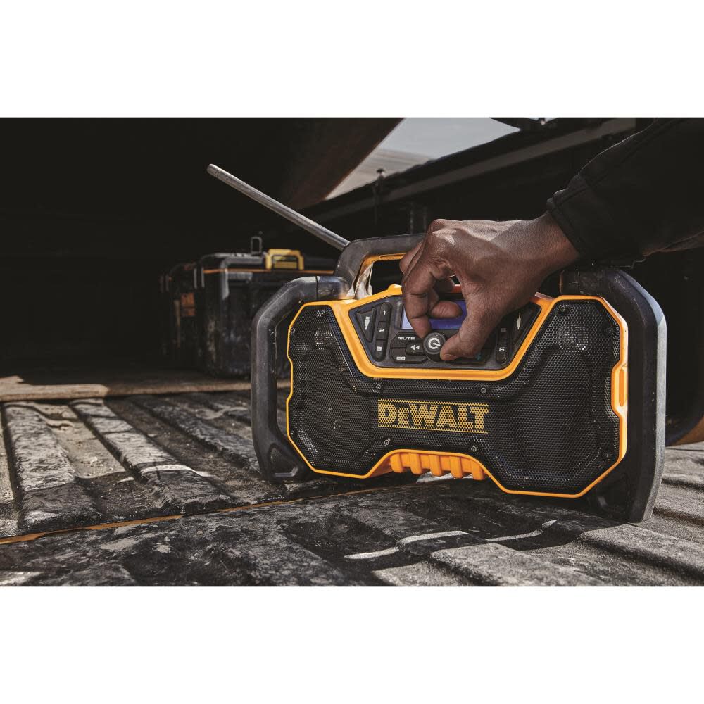DeWalt DCR028B CORDED/CORDLESS BLUETOOTH RADIO