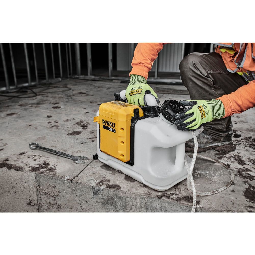 DeWalt DCE6820B 20V POWERED WATER TANK (BARE)
