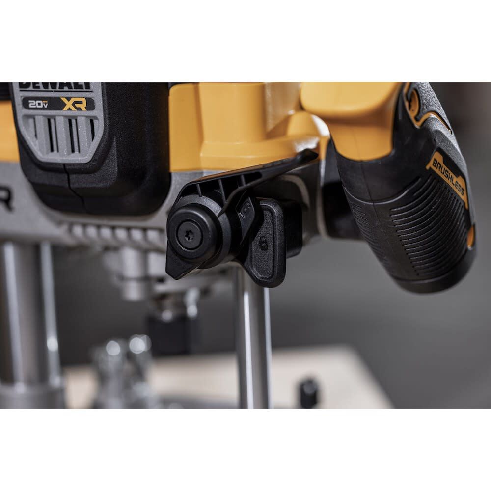 DeWalt DCW620B 20V MAX XR 2-1/4 HP PLUNGE ROUTER