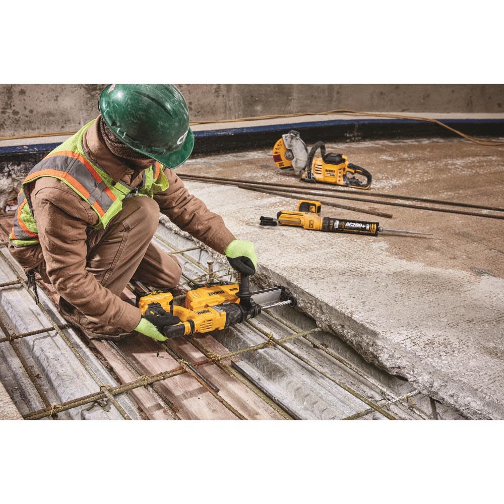 DeWalt DCH263R2DH 1-1/8IN D-HANDLE WITH DUST EXTRACTOR KIT