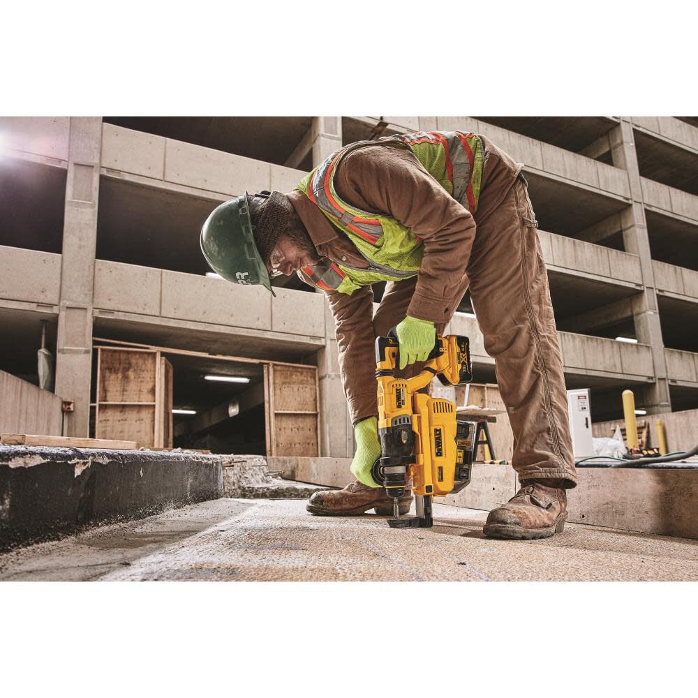 DeWalt DCH263R2DH 1-1/8IN D-HANDLE WITH DUST EXTRACTOR KIT