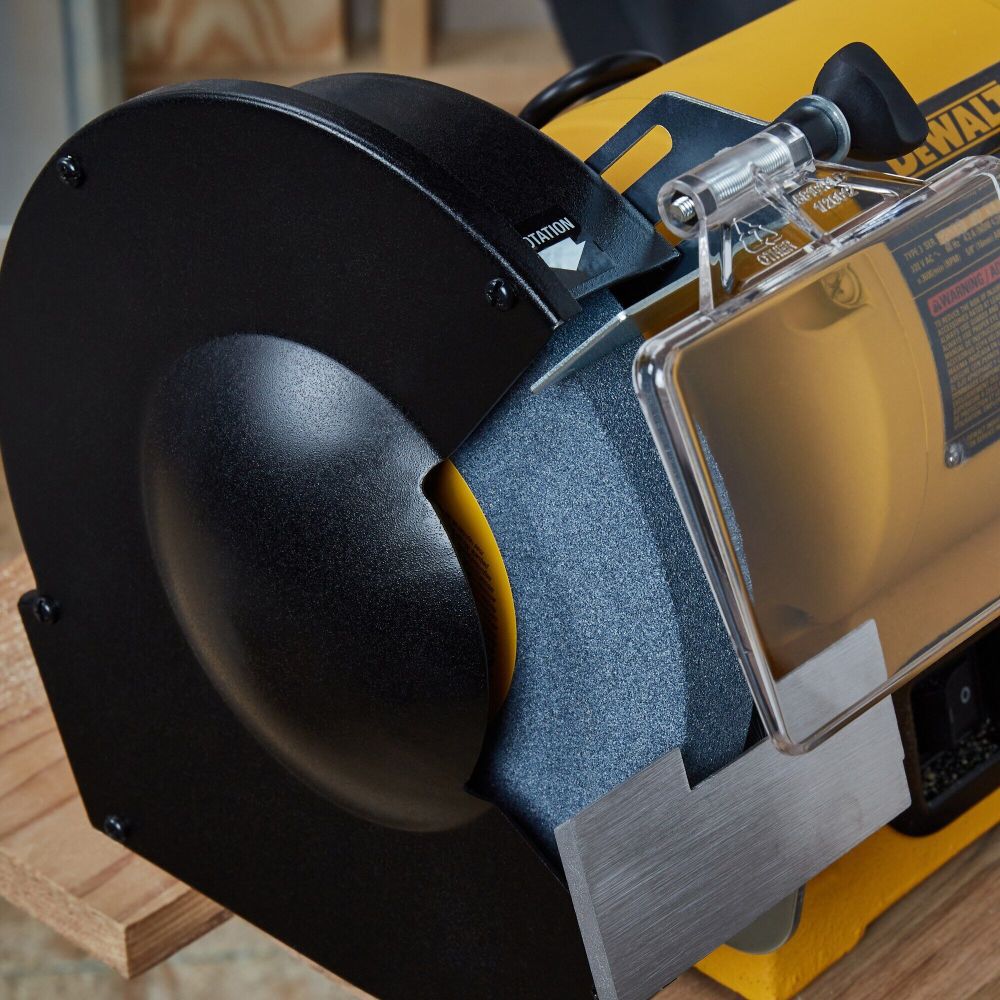 DeWalt DW758 8IN BENCH GRINDER ESMERIL DE BANCO 8