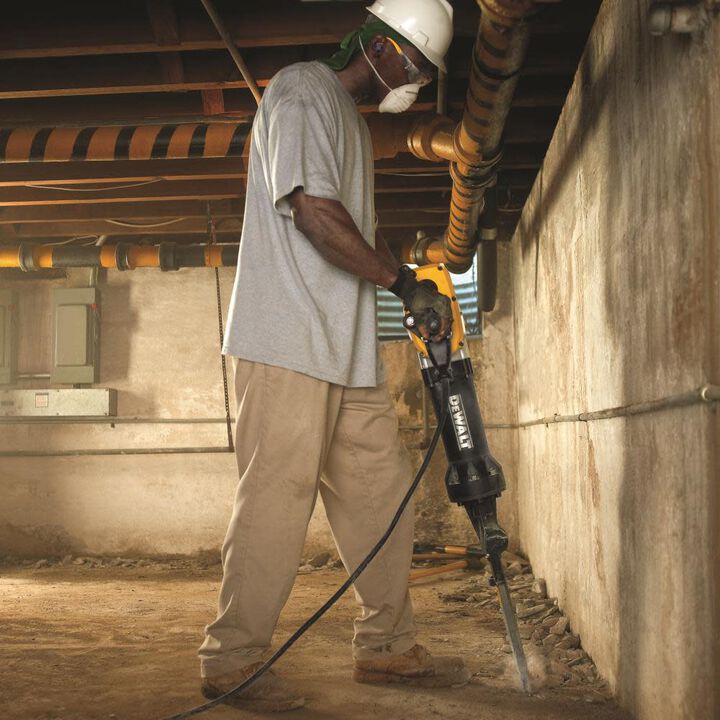 DeWalt D25980K 68 LB BREAKER HAMMER with WHEEL CART