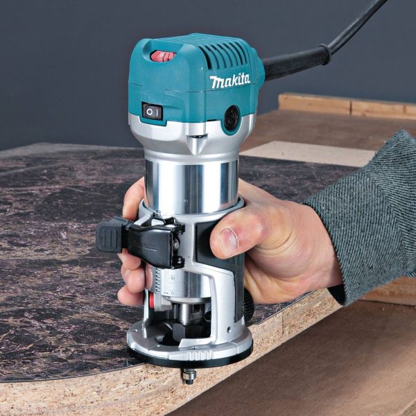 MAKITA RT0701C 1-1/4 HP COMPACT ROUTER