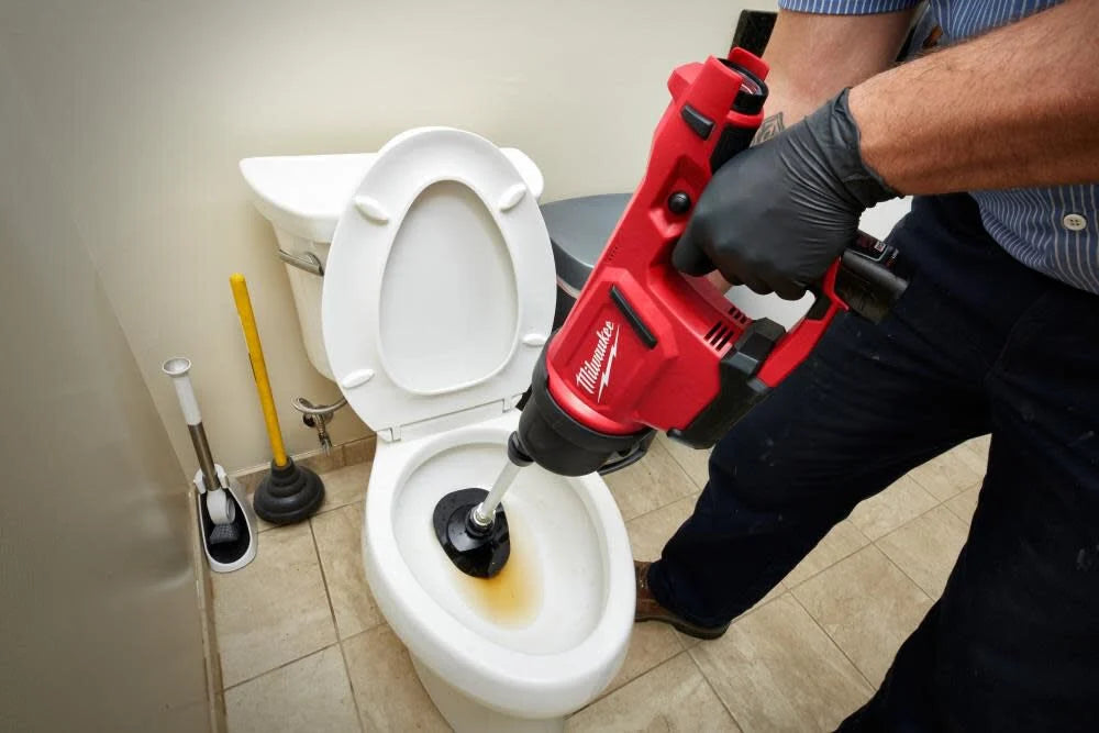 Milwaukee 2572B-21 M12™ AIRSNAKE™ Drain Cleaning Air Gun Kit