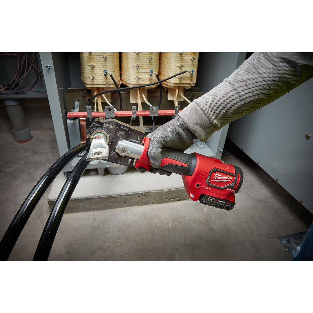 Milwaukee 2679-600CU M18™ FORCE LOGIC™ 600 MCM Crimper with #8 - 600 MCM Cu Dies