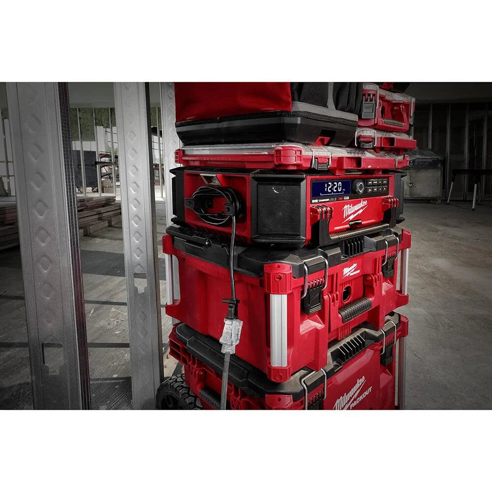 MILWAUKEE 2950-20 M18 PACKOUT Radio + Charger