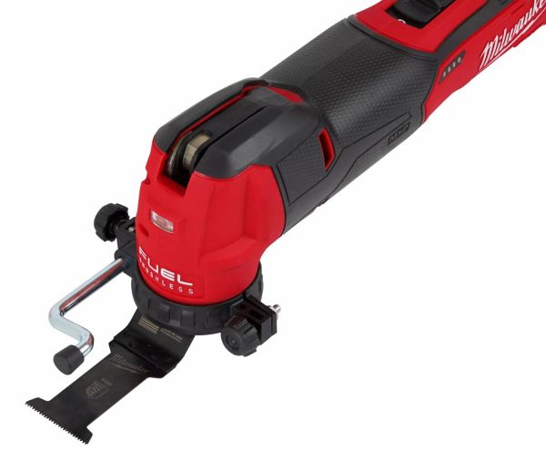 MILWAUKEE 2526-21XC M12 FUEL OSCILLATING MULTI-TOOL KIT