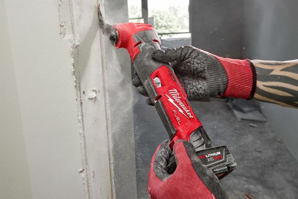 MILWAUKEE 2526-21XC M12 FUEL OSCILLATING MULTI-TOOL KIT