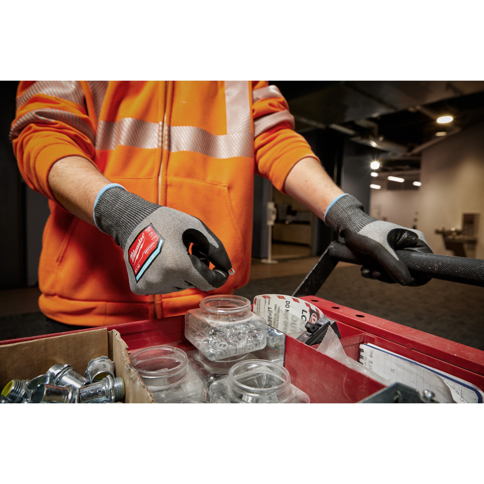 MILWAUKEE 48-73-8723 (6) CUT 2 HIGH DEXTERITY GLOVE - XL