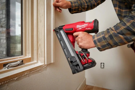 MILWAUKEE 2839-20 M18 FUEL 15 GUAGE FINISH NAILER BARE