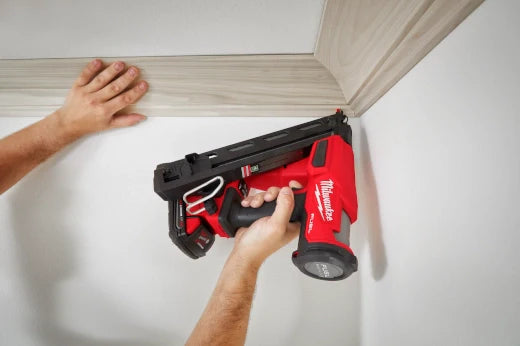 MILWAUKEE 2839-21CT M18 FUEL 15GA FINISH NAILER GEN2 KIT