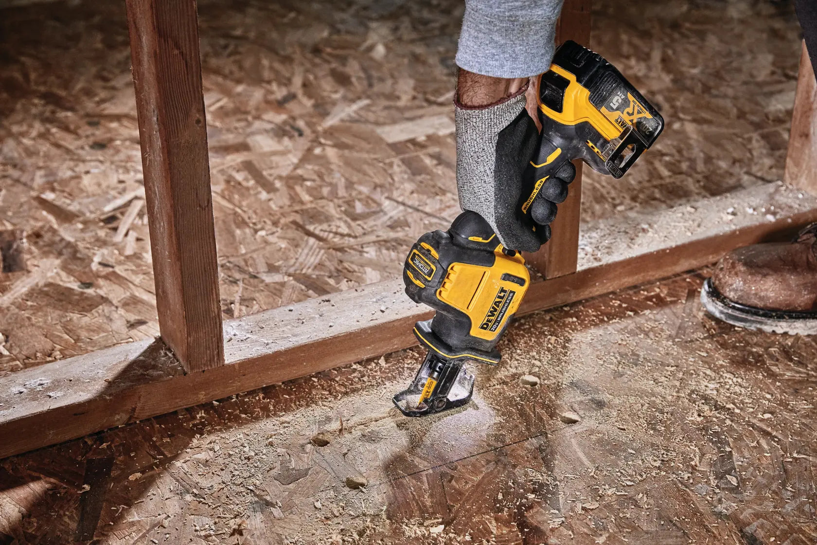 DeWalt DCS369P1 20V MAX BRUSHLESS COMP RECIP SAW
