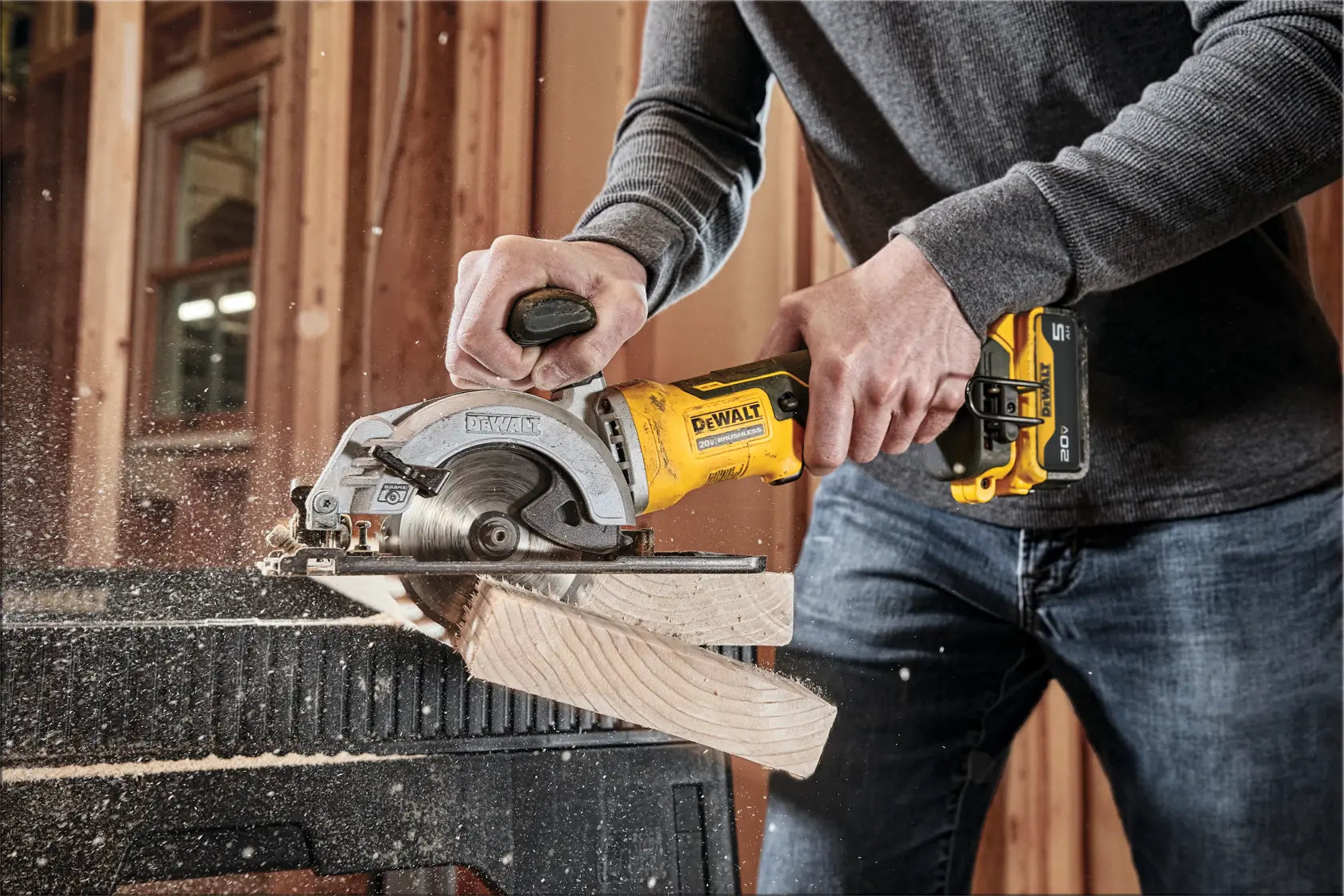 DeWalt DCS571B 20V MAX 4-1/2IN CORDLESS CIRCULAR SAW