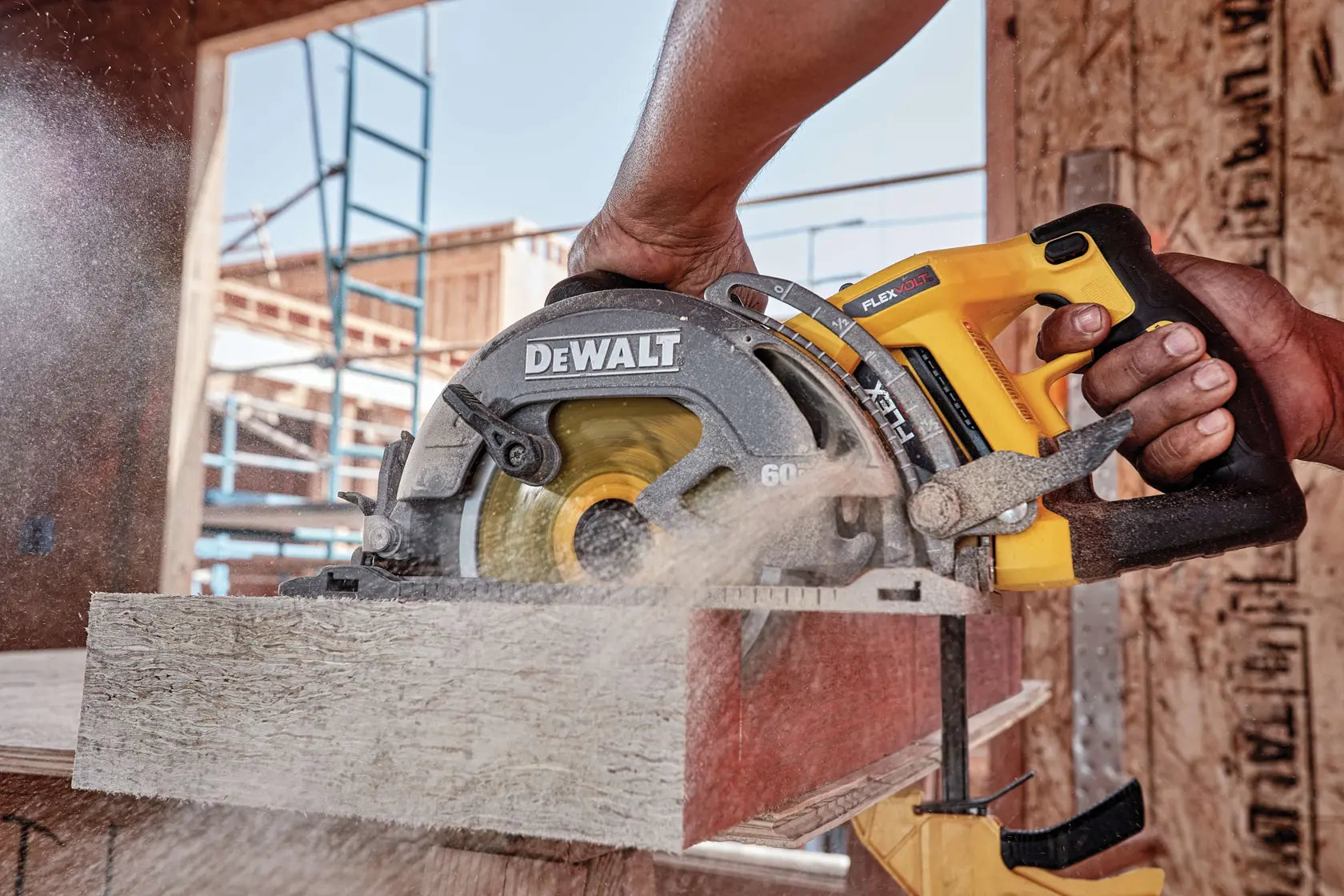 DeWalt DCS577B 60V 7-1/4IN WORM DRIVE STYLE SAW BARE