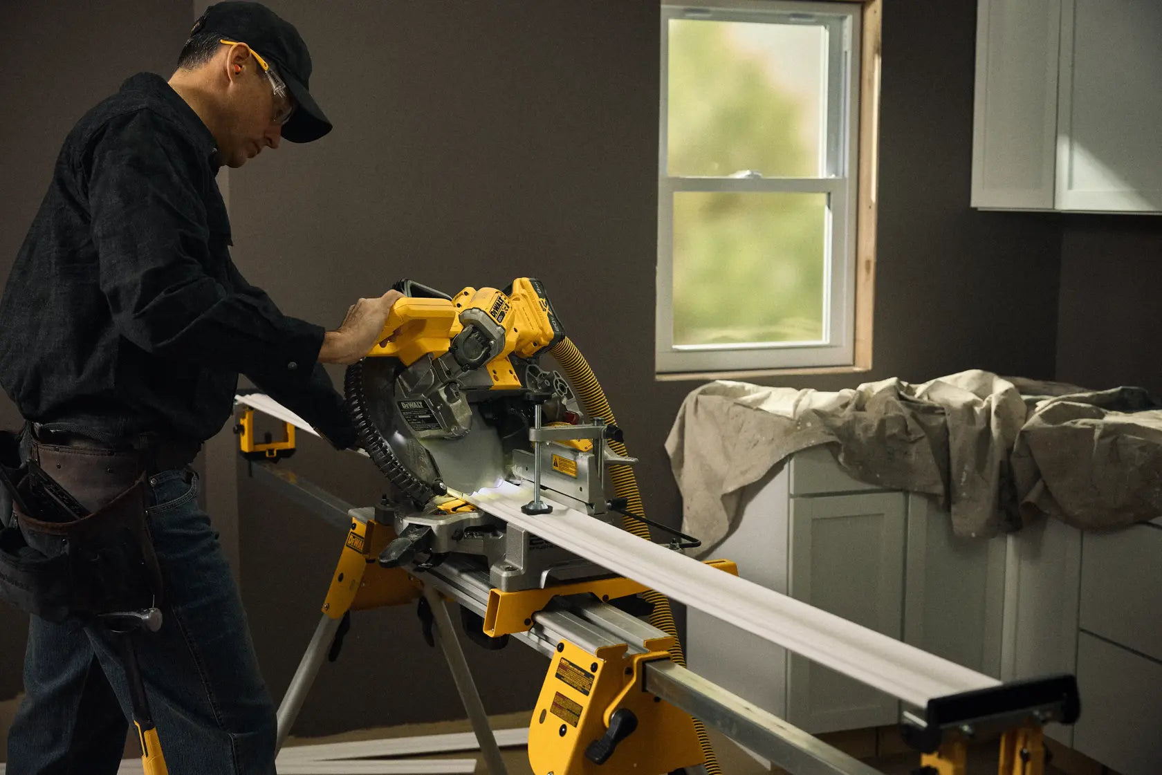 DeWalt DCS714B DW 20V 10 FIXED DB MITER SAW TOOL ONLY