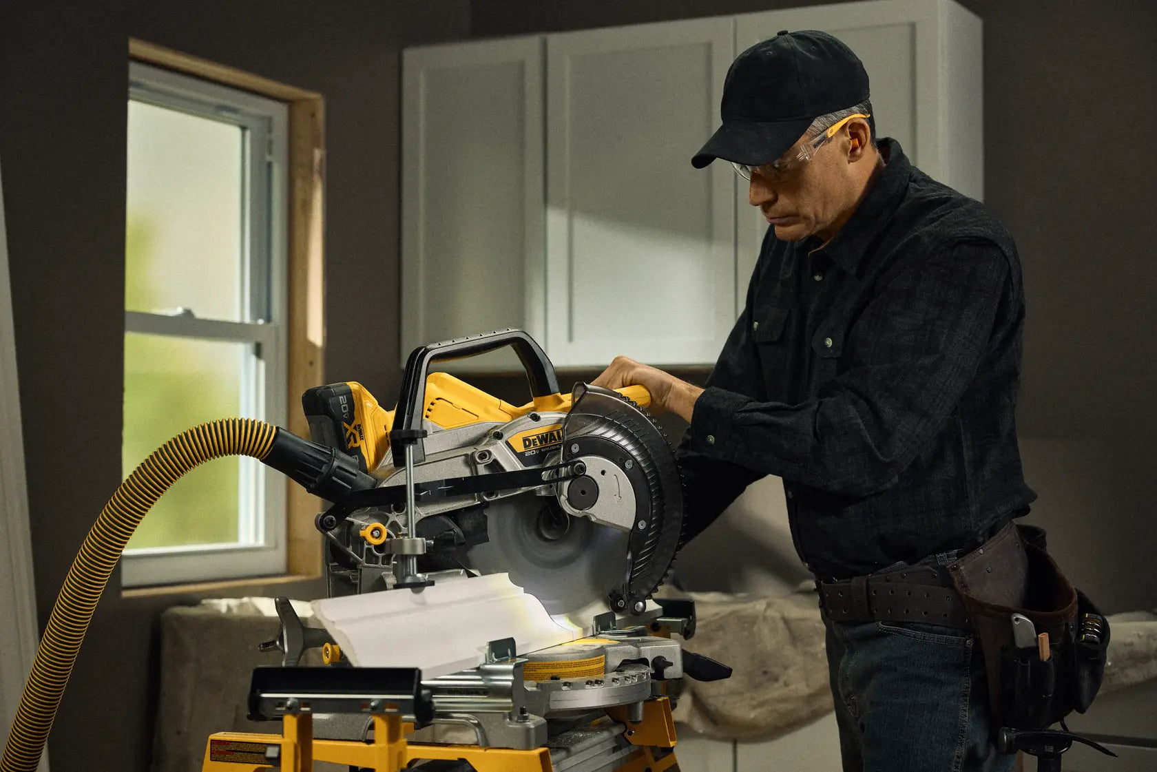 DeWalt DCS714WW1 DW 20V 10IN FIXED DB MITER SAW (KITTED)