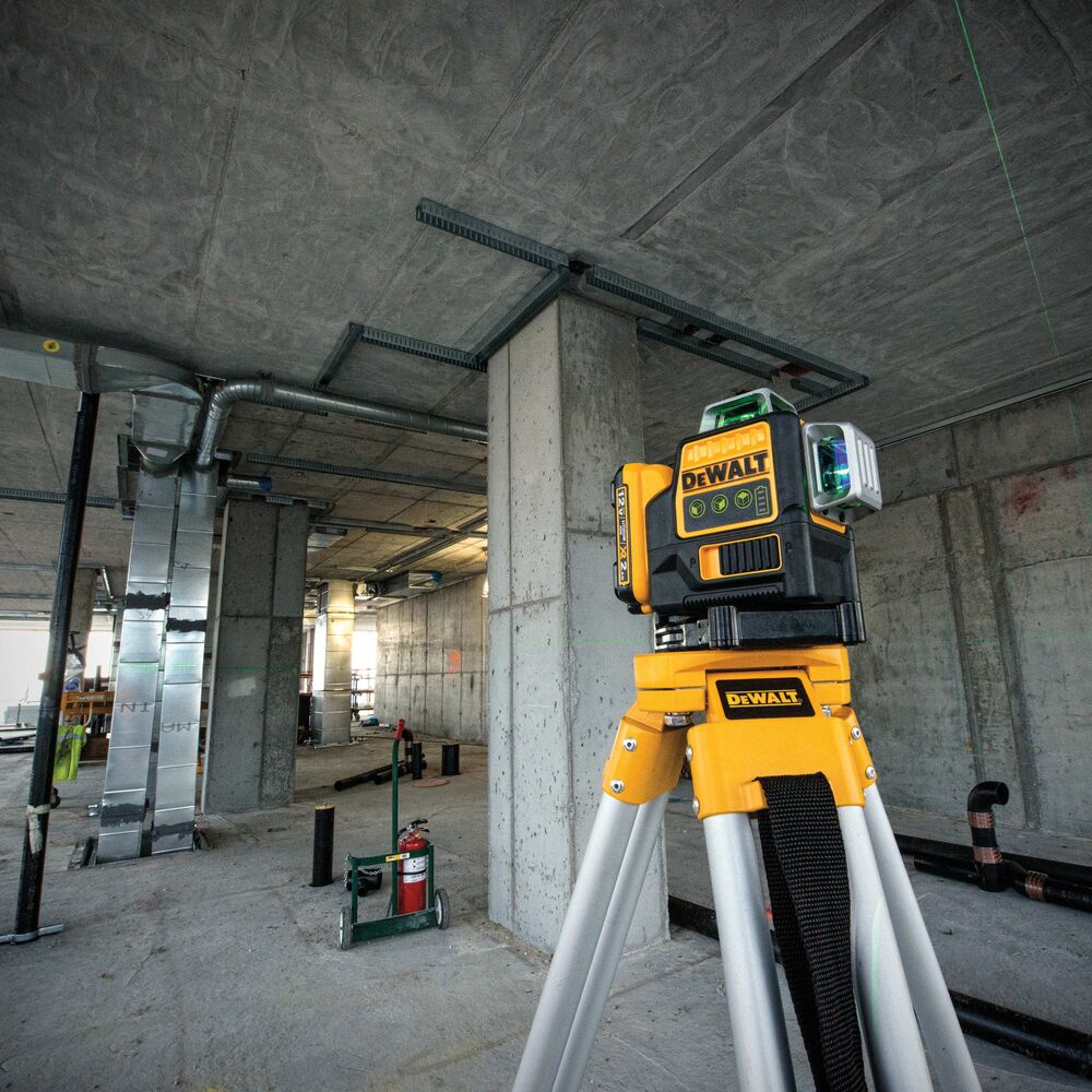 DEWALT DW089LG 12V MAX* 3 x 360 GREEN LINE LASER KIT