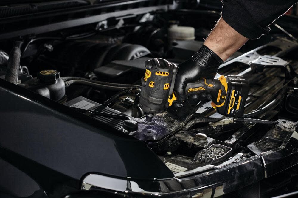 DeWalt DCF901GJ1G1 12V MAX 1/2IN IMPACT WRENCH KIT