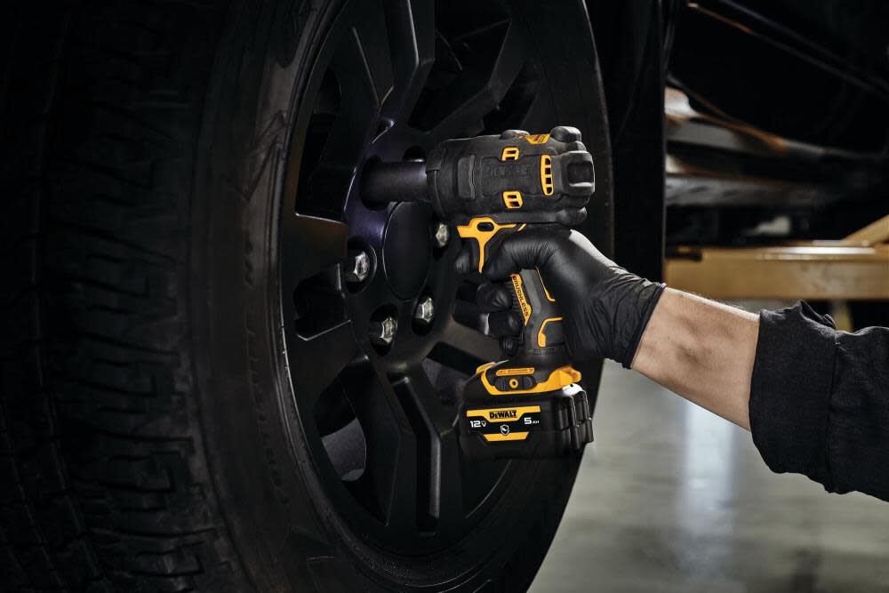 DeWalt DCF901GJ1G1 12V MAX 1/2IN IMPACT WRENCH KIT