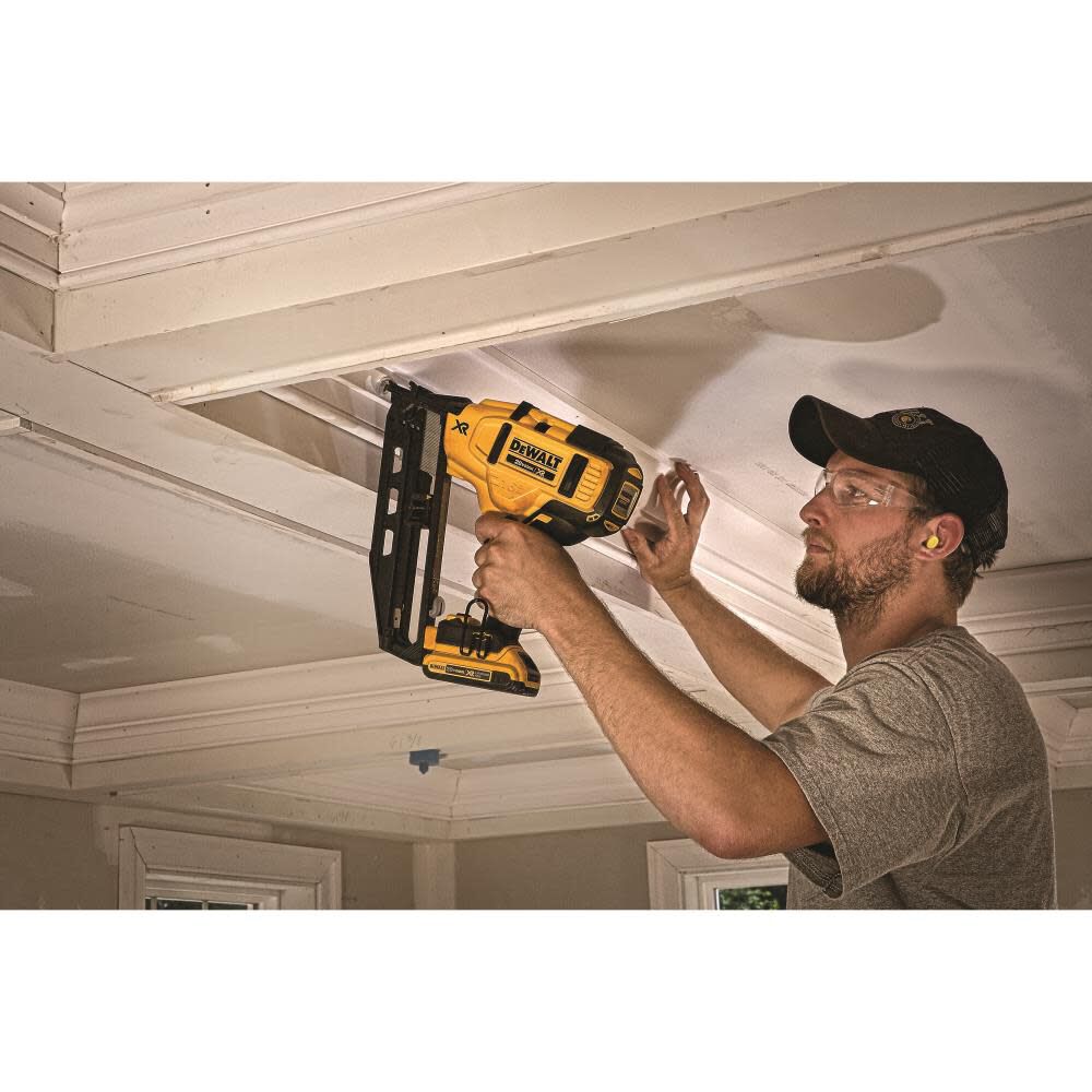 DeWalt DCN660D1 20V MAX 16GA ANGLED FINISH NAILER KIT