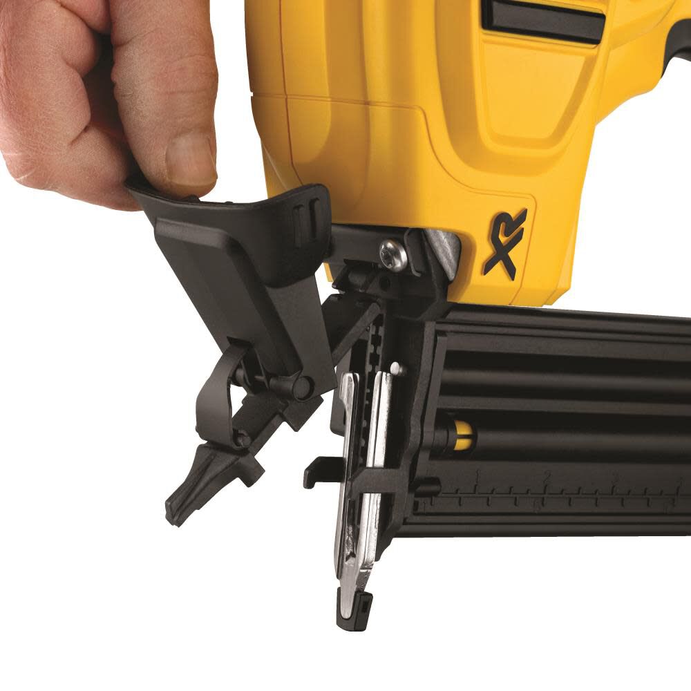 DeWalt DCN680D1 20V MAX 18GA BRAD NAILER KIT