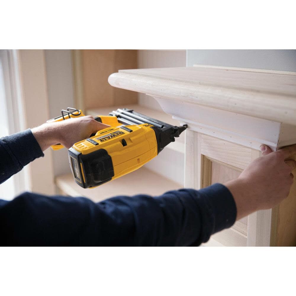 DeWalt DCN680D1 20V MAX 18GA BRAD NAILER KIT