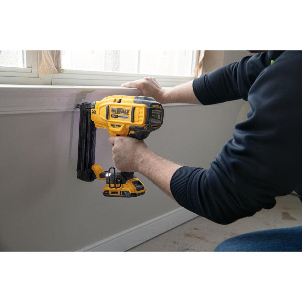 DeWalt DCN680D1 20V MAX 18GA BRAD NAILER KIT