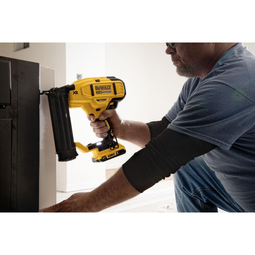 DeWalt DCN680D1 20V MAX 18GA BRAD NAILER KIT