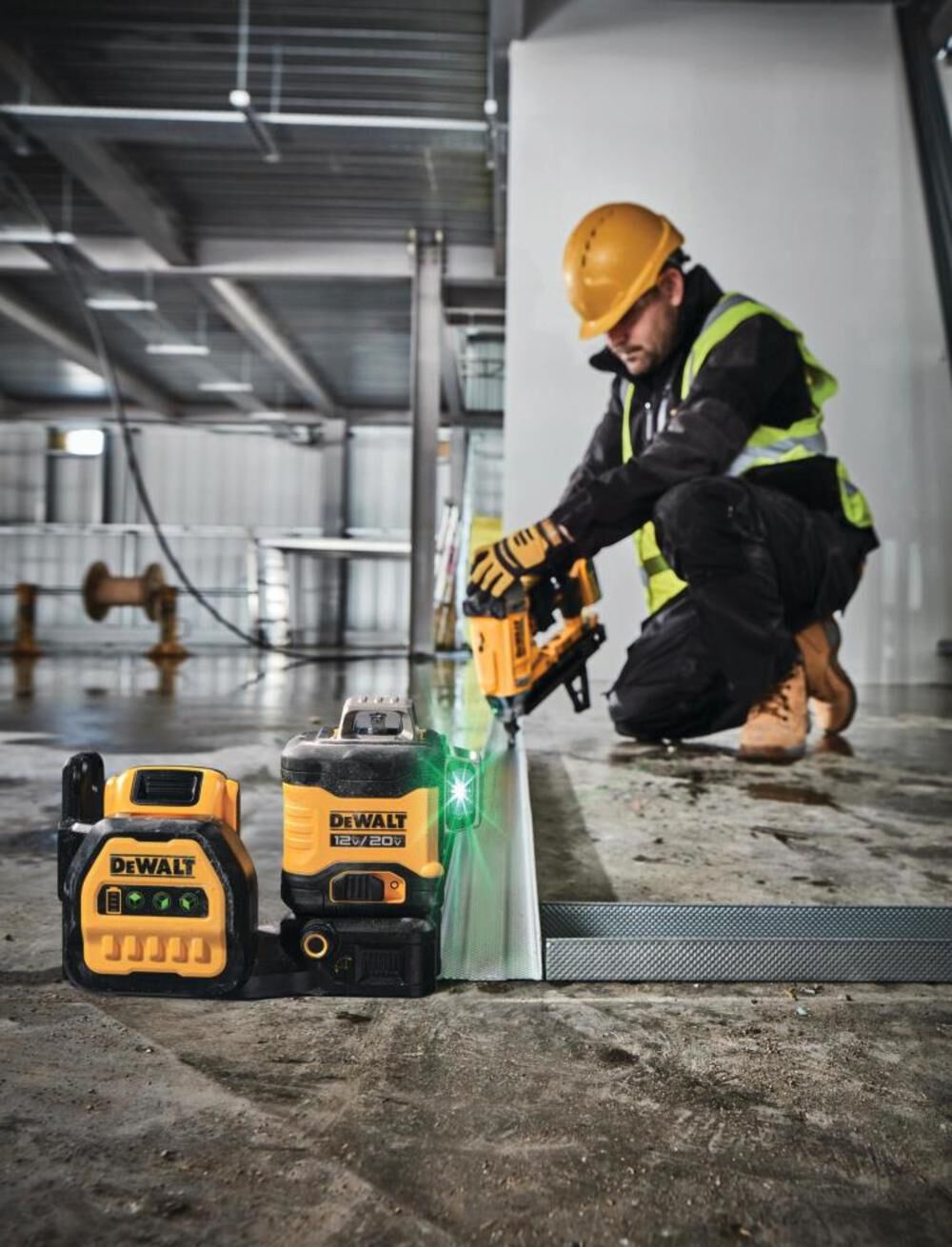 DeWalt DCLE34030G DEWALT 3 X 360 20V