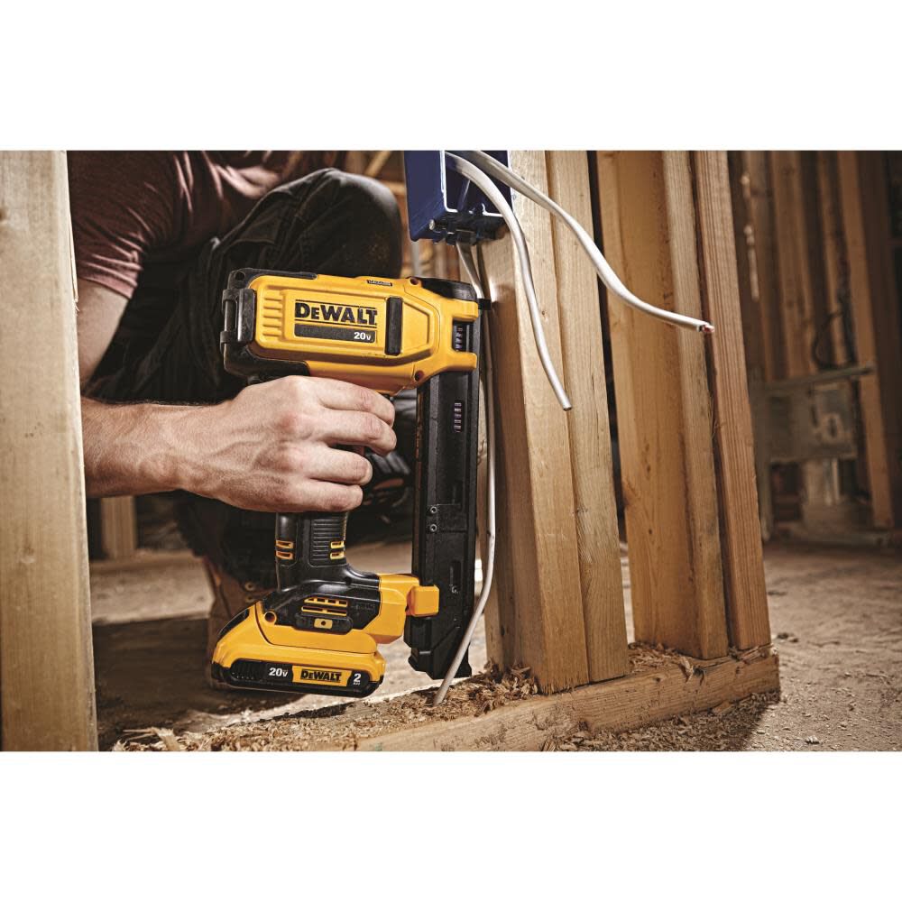 DeWalt DCN701D1 20V MAX ELECTRICAL WIRE STAPLER - KIT