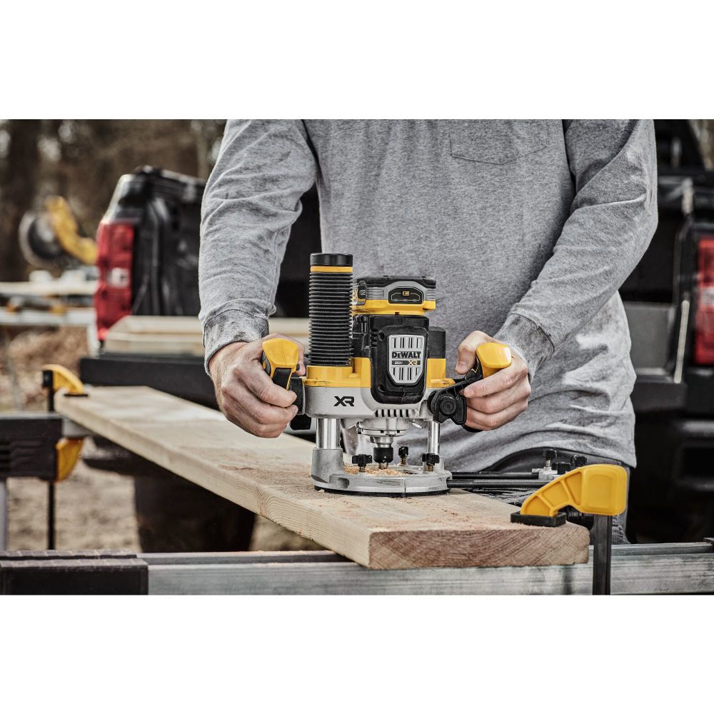 DeWalt DCW620B 20V MAX XR 2-1/4 HP PLUNGE ROUTER