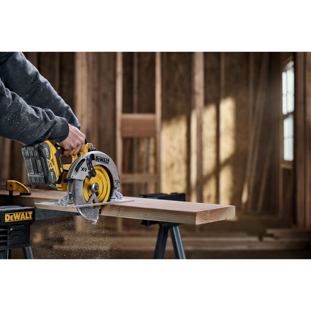 DeWalt DCS590WW1 20V MAX 7 1/4 INCH CIRC SAW TL KIT
