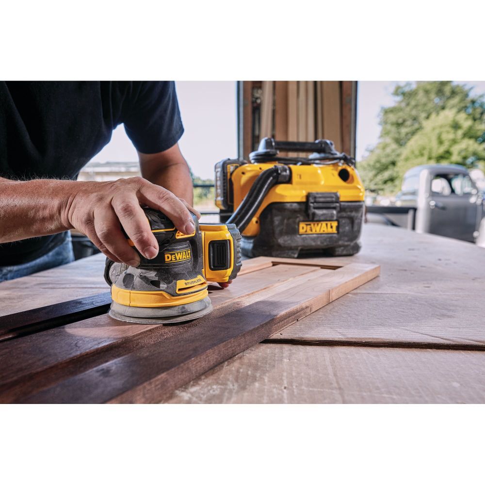 DeWalt DCW210P1 20V MAX BRUSHLESS 5 RANDOM ORBIT SANDER