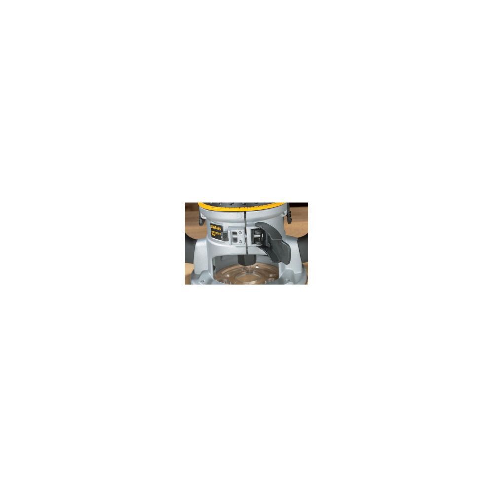 DeWalt DW618K 2 1/4 HP EVS FIXED BASE ROUTER KIT