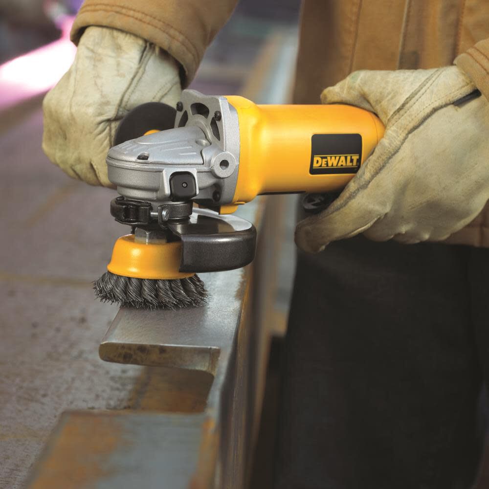 DeWalt DW4910 3IN KNOTTED CUP BRUSH