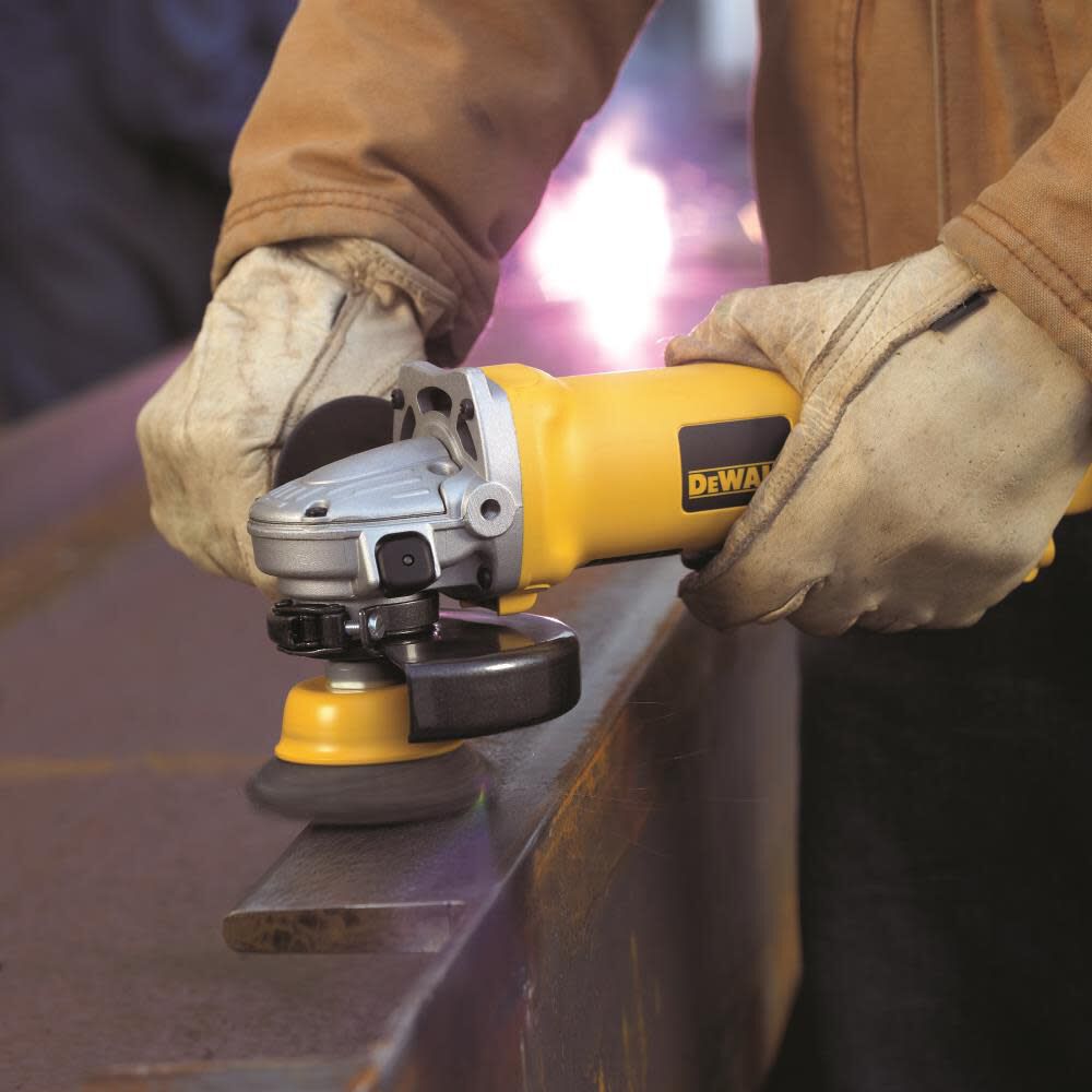 DeWalt DW4910 3IN KNOTTED CUP BRUSH