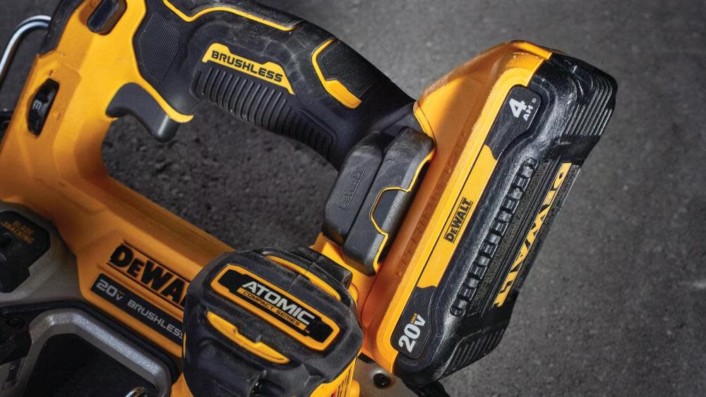 DeWalt DCS377Q1 20V MAX ATOMIC 1-3/4IN BANDSAW
