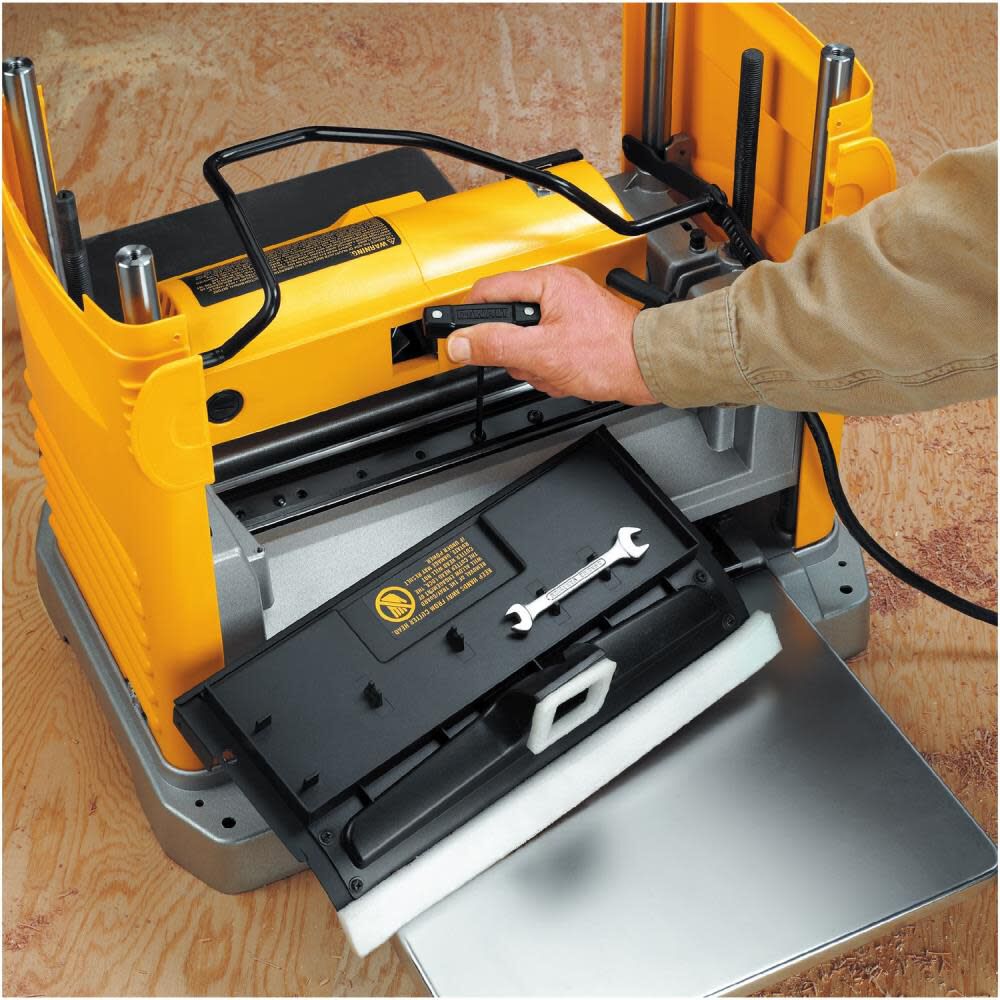 DeWalt DW734 12 1/2IN THICKNESS PLANER