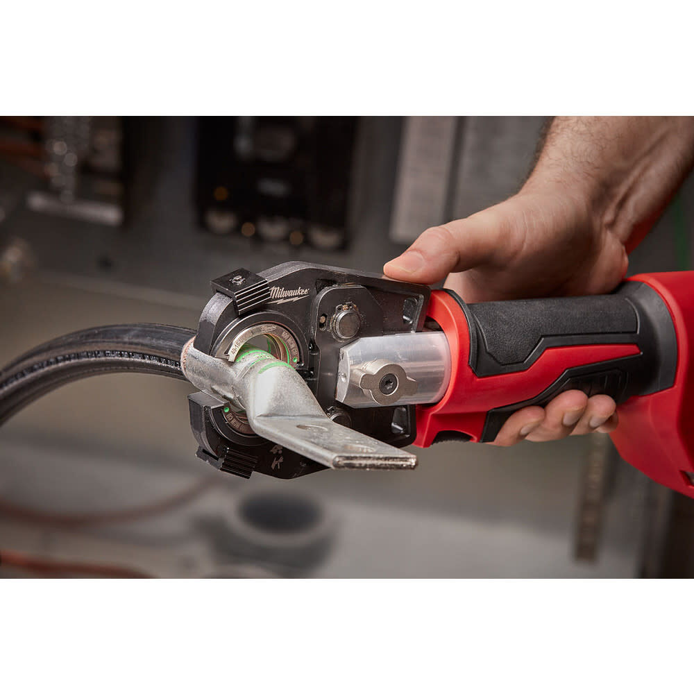 Milwaukee 2679-600CU M18™ FORCE LOGIC™ 600 MCM Crimper with #8 - 600 MCM Cu Dies